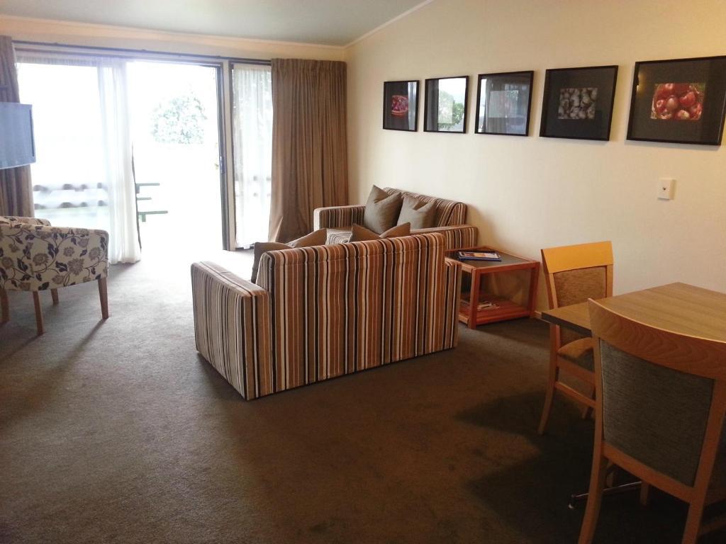 Marineland Motel Napier Room photo